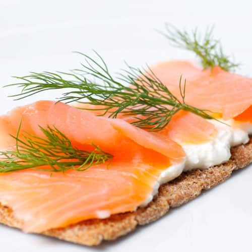 knaeckebrot-mit-lachs-rezept Knäckebrot mit geräuchertem Lachs Stoffwechselkur Rezept zum Frühstück